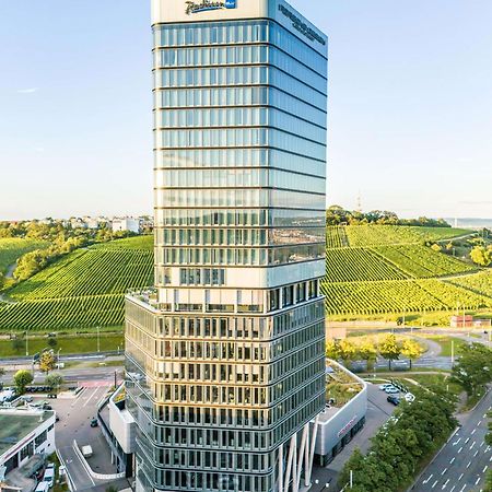 Radisson Blu Hotel At Porsche Design Tower Stoccarda Esterno foto