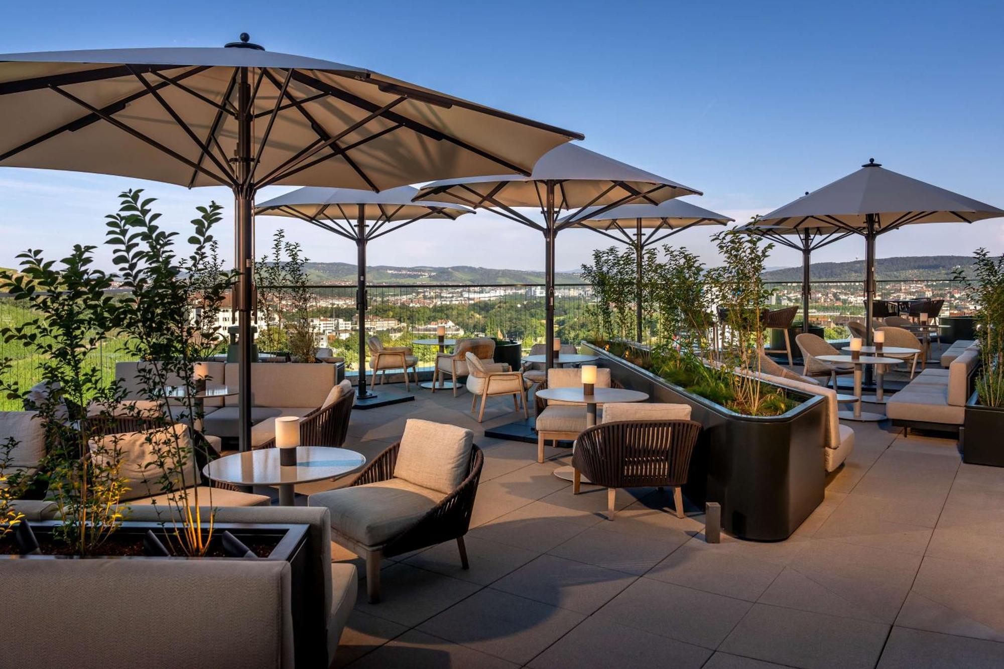 Radisson Blu Hotel At Porsche Design Tower Stoccarda Esterno foto