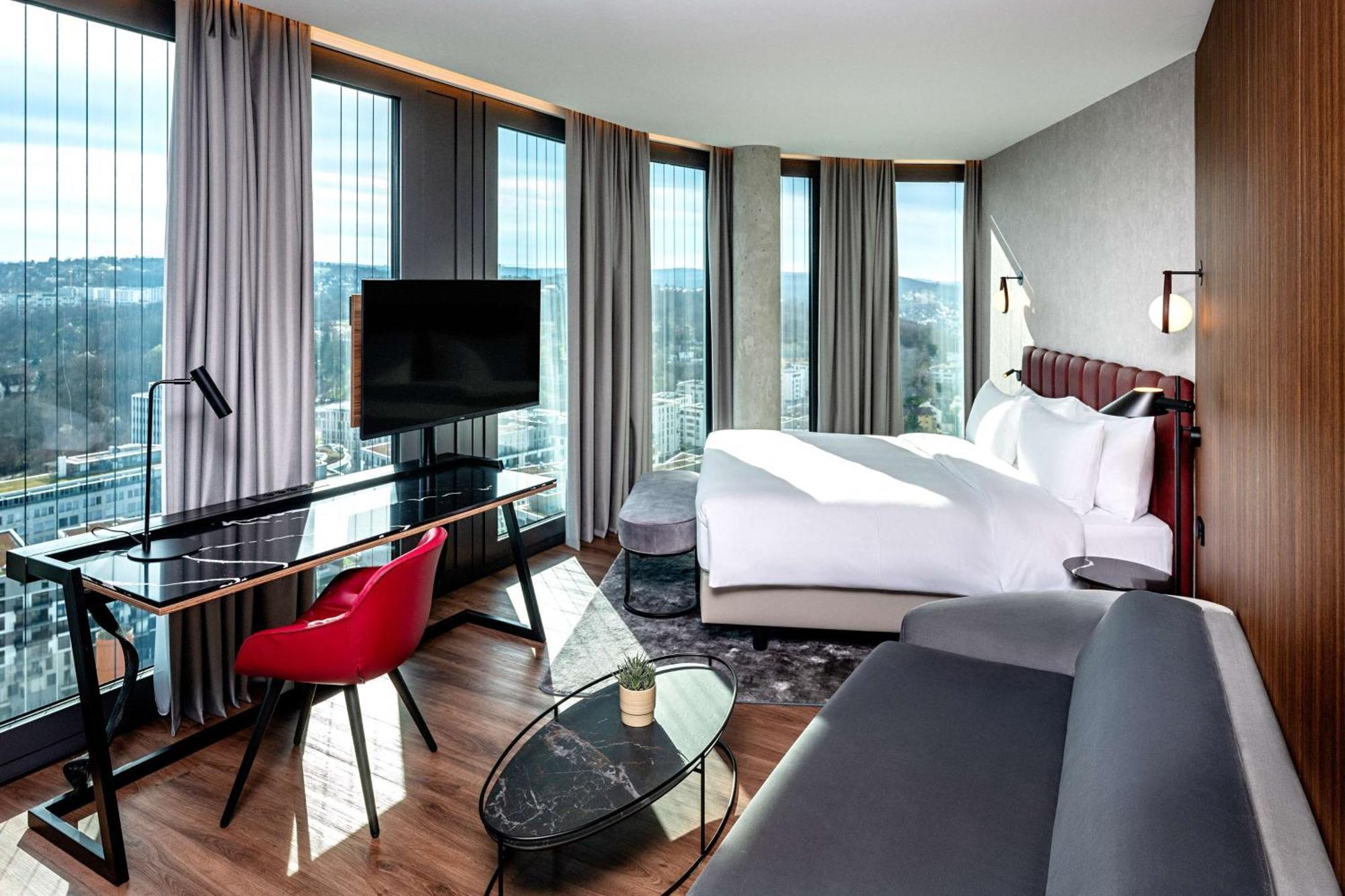 Radisson Blu Hotel At Porsche Design Tower Stoccarda Esterno foto