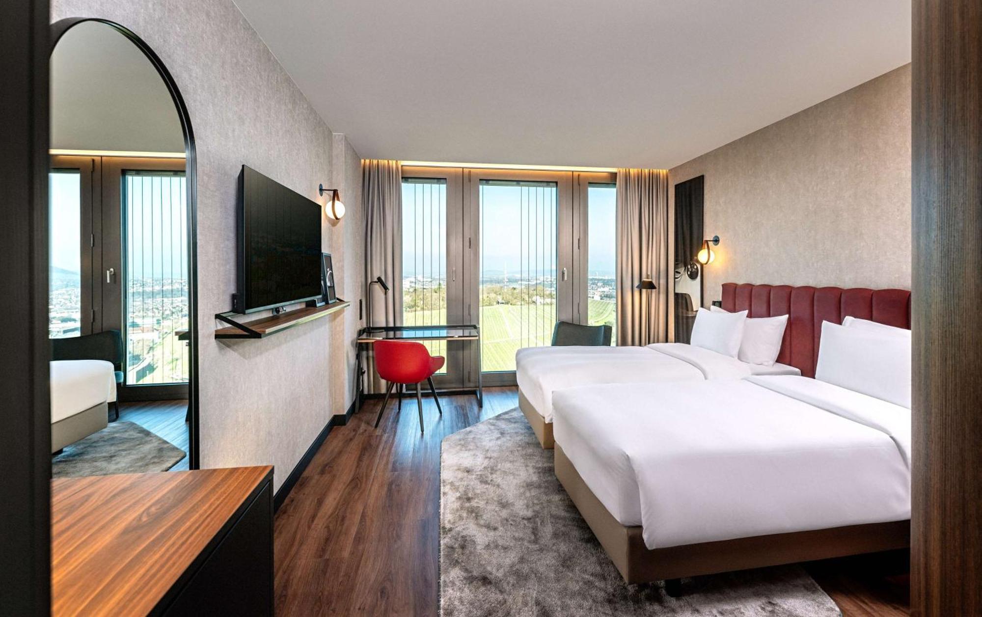 Radisson Blu Hotel At Porsche Design Tower Stoccarda Esterno foto