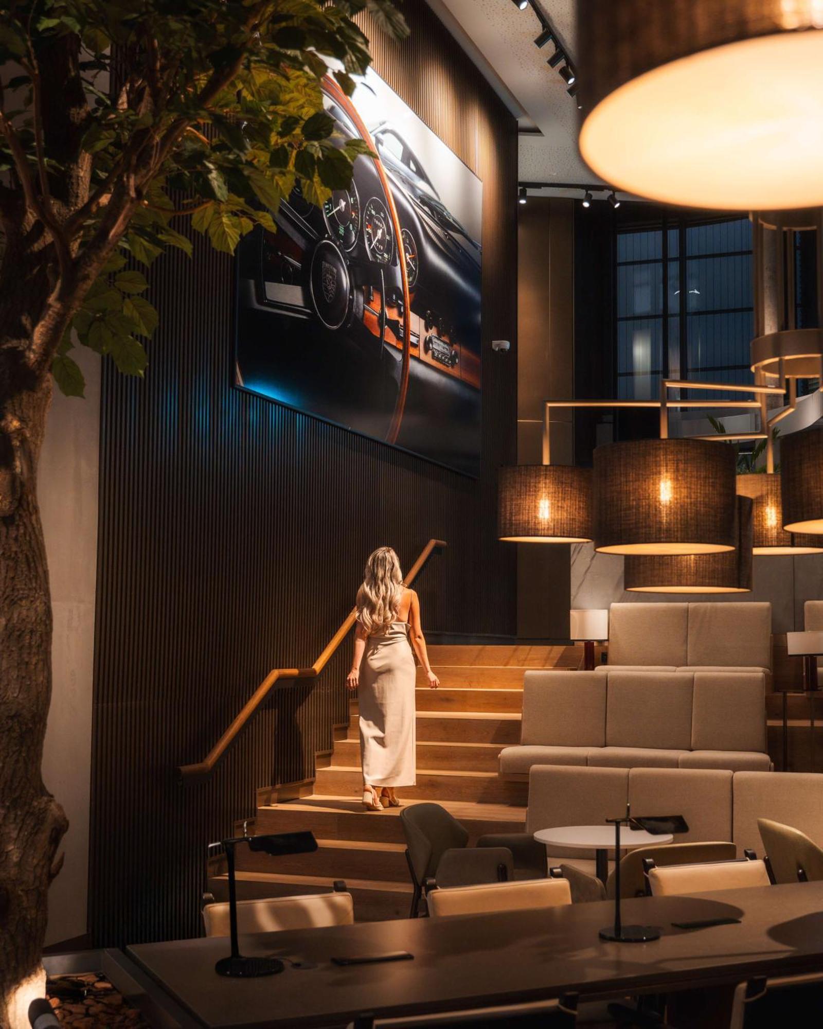 Radisson Blu Hotel At Porsche Design Tower Stoccarda Esterno foto