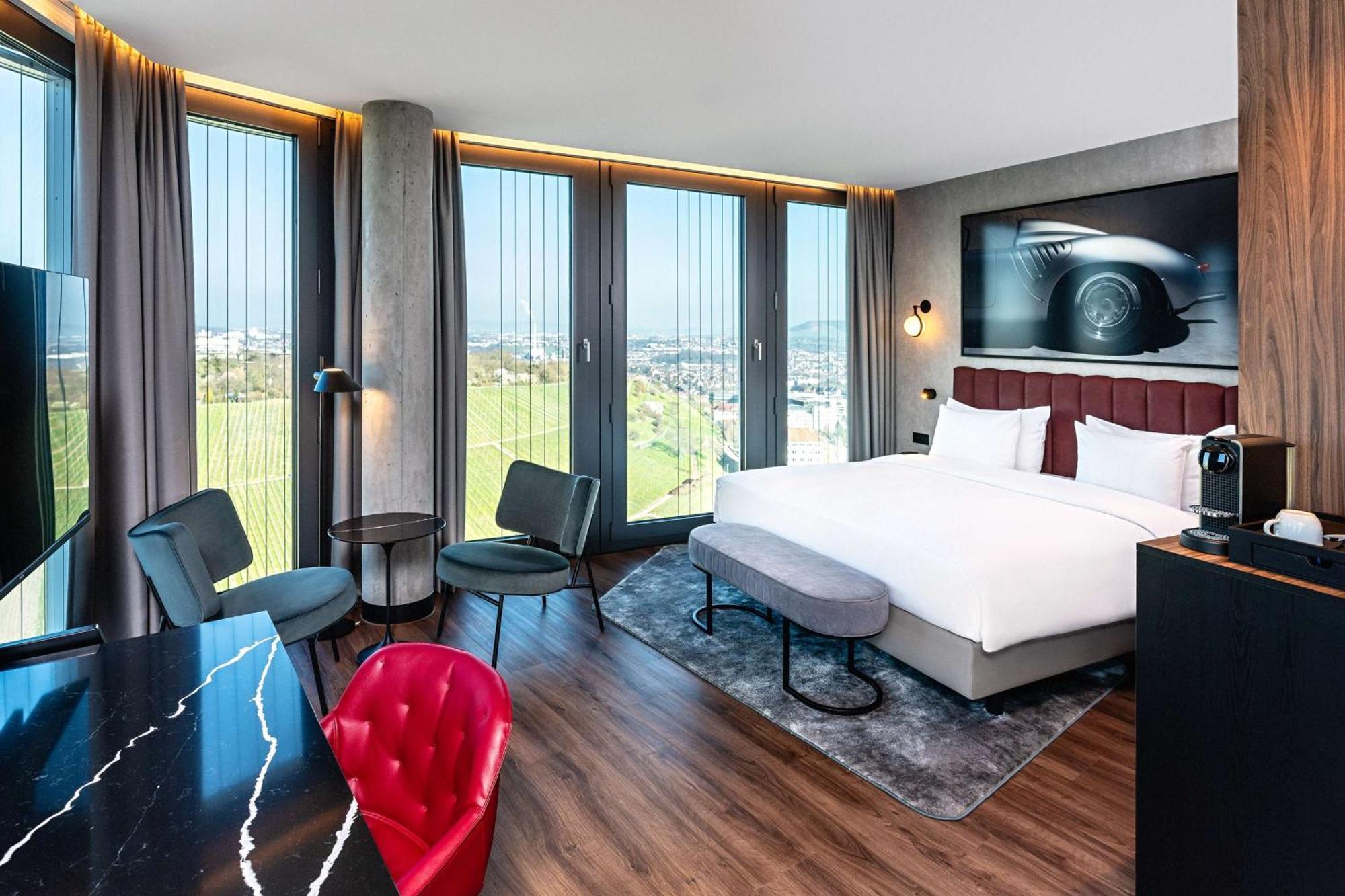 Radisson Blu Hotel At Porsche Design Tower Stoccarda Esterno foto